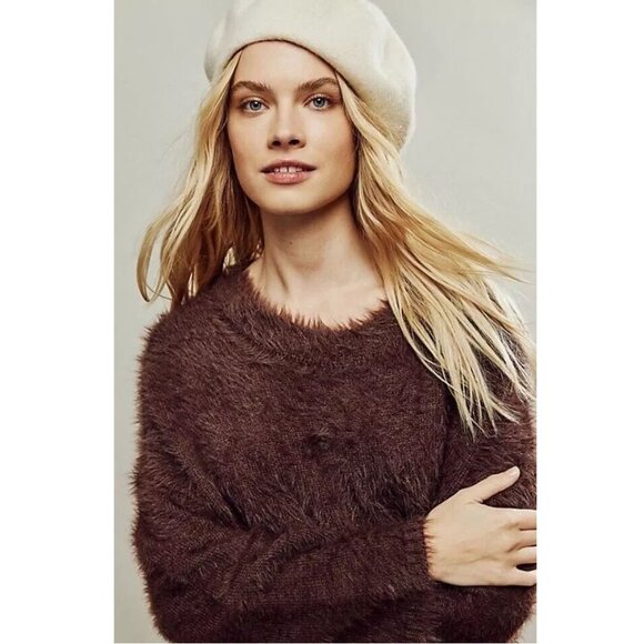 Free People Harrison Bunny Crew Fuzzy SWEATER Size L Mocha Brown Slouchy NEW - Picture 2 of 14